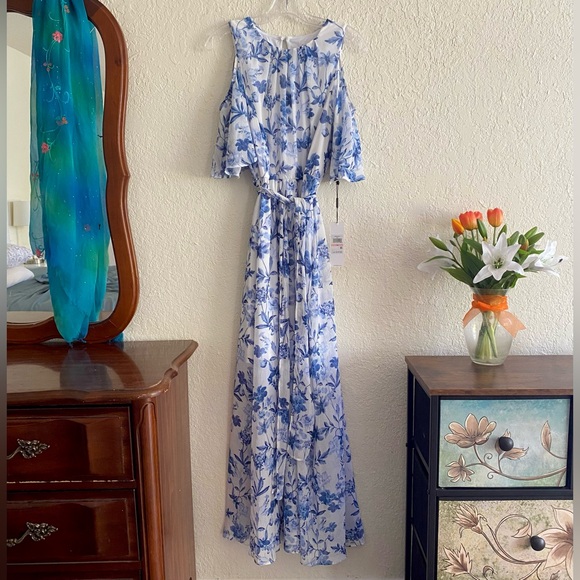 New Calvin Klein 10 Maxi Dress White Blue Floral Cold Shoulder Chiffon Flowy NWT - Picture 1 of 14